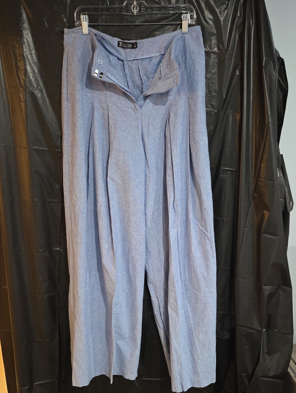 New York & Company Light Blue Wide-Leg Pleated Pants